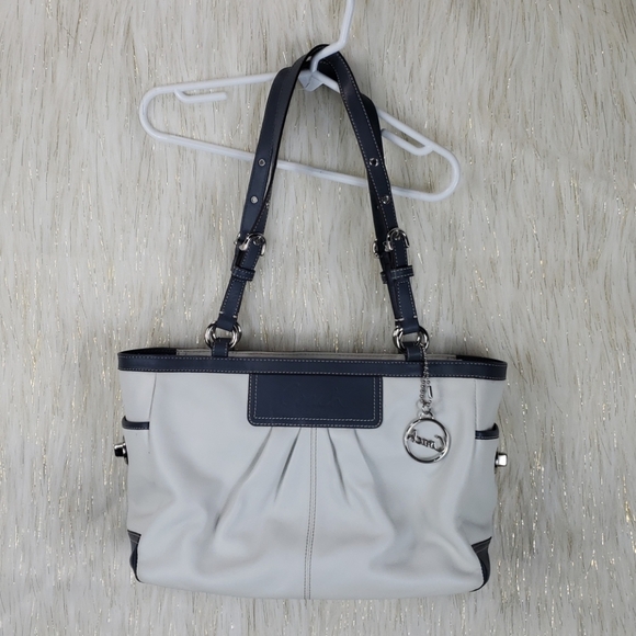 Coach Handbags - Coach Shoulder bag